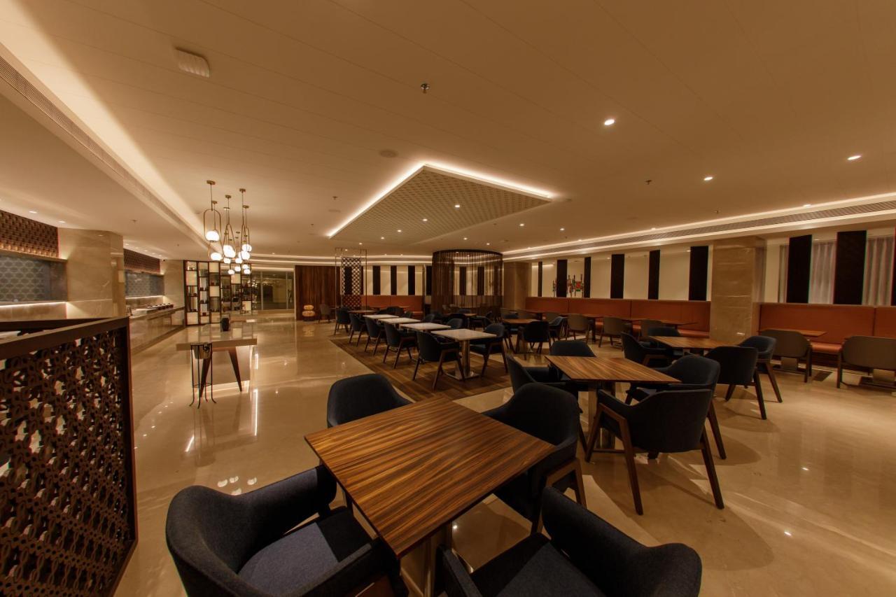 Hotel Sayaji Jāmnagar Exteriér fotografie